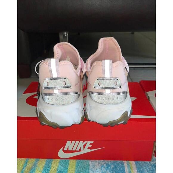 Nike Women's React Presto Running shoes - Picture 3 of 4